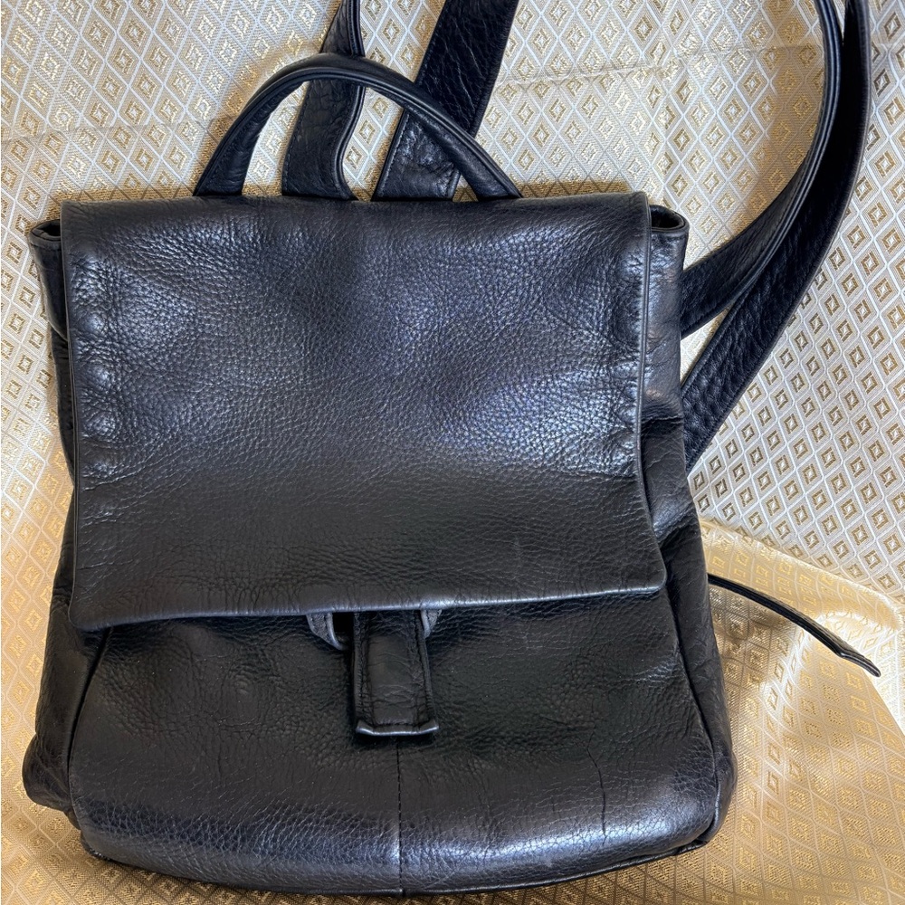 Vintage Julia Duren Genuine Black Leather backpack bag purse 12” x 9”x 3”